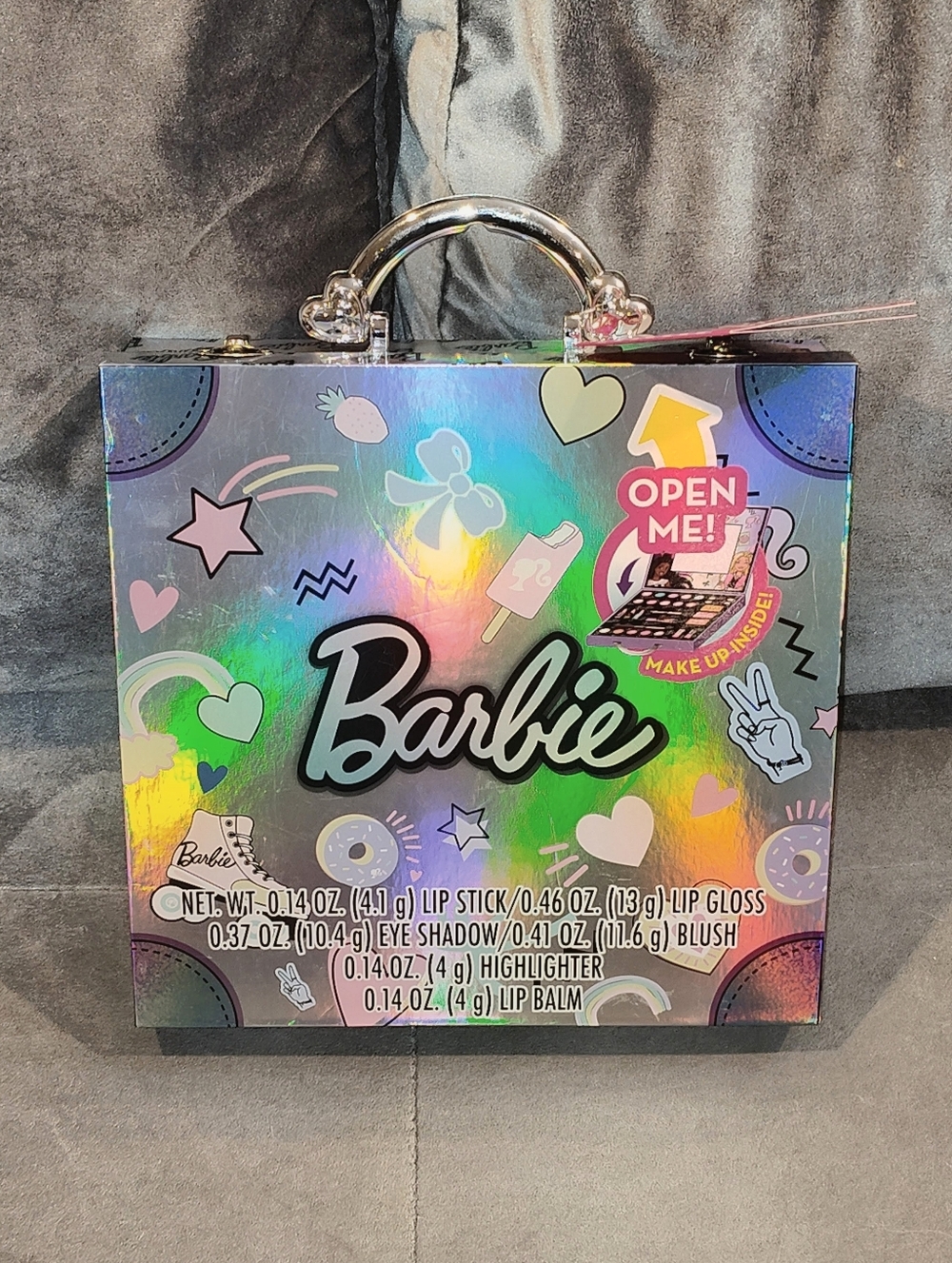 NEW BARBIE FASHION PORTABLE MAKE-UP KIT 29 Pc SET IN HOLOGRAPHIC CARRY CASE